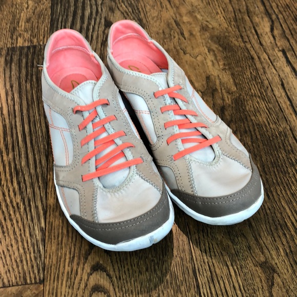 clarks athletic shoes